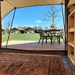 Hoeve Linnerveld Trekkerstent Luxuszelt *