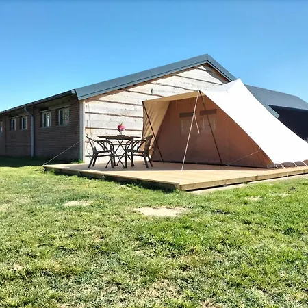 Роскошный шатер Hoeve Linnerveld Trekkerstent *