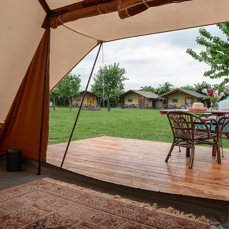 Роскошный шатер Hoeve Linnerveld Trekkerstent *